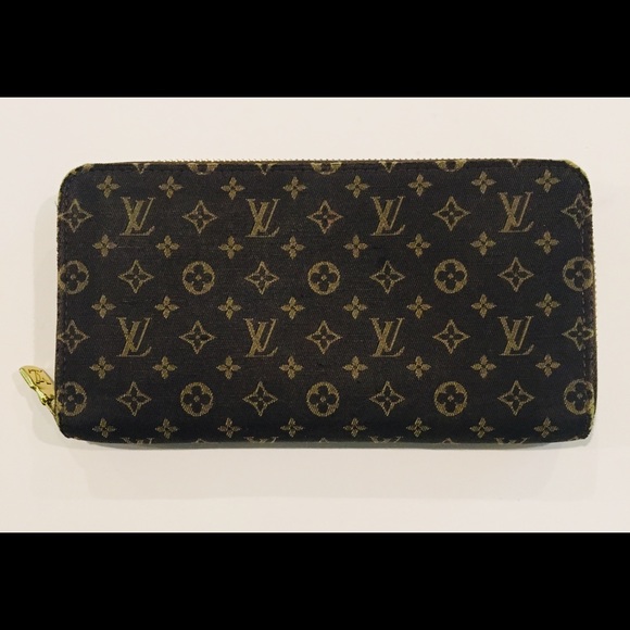 Louis Vuitton Handbags - LOUIS VUITTON Idyll Zippy Wallet